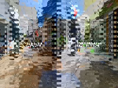 NHÀ TRƯỜNG CHINH- TÂN THỚI NHẤT  OTO ĐẬU CỬA HẺM THÔNG GẦN LẠC QUANG