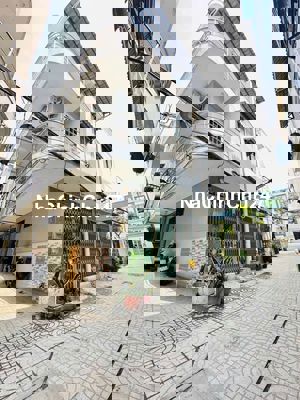 4 x 8 1 trệt 2 lầu nhà bán chính chủ