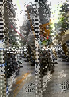 Chính chủ cần bán nhà 4 tầng sổ riêng ngay Ngã Tư Sở