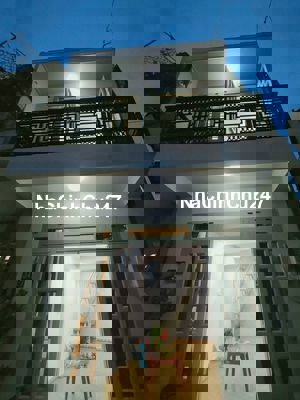 Nhà chính chủ - Sát mặt tiền đường Nguyễn Xí, P13, Bình Thạnh.