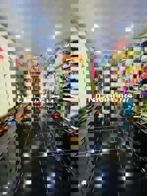 chủ bán gấp - 2pn - ngang lớn 4.3m x 18m - nhà cấp 4 - nhà đẹp