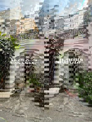 CHỦ NGỘP BÁN GẤP NHÀ 110M2, NGANG KHỦNG 5,6 M , HXH, ĐINH B LĨNH BT