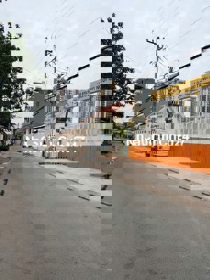 CHÍNH CHỦ CẦN BÁN MT HUYỆN THANH QUAN.Ở ĐÔNG HOÀ.DT 110M2.SÁT CHUNG CƯ