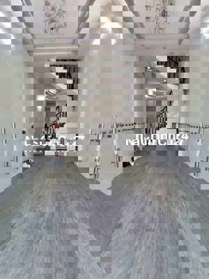 NHÀ MT 4 TẦNG. SHR HC ĐẦY ĐỦ  KV KD BUÔN BÁN CÒN CHÍNH CHỦ GIÁP TB