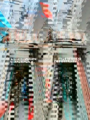 NHÀ 1 ĐỜI CHỦ - HIẾM - HỒNG BÀNG Q.11 - HOÀN CÔNG ĐỦ - TIỆN XÂY MỚI