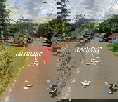 Chính chủ cần bán lô đất vườn 550m2 có đầy đủ điện nước thuận tiện ở