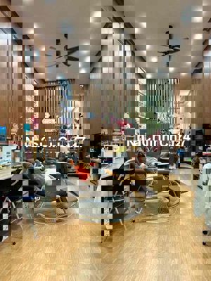 chủ bán nhà trệt lầu đường xe hơi, gần hội trường và trường