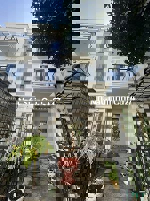 Bán nhà phố Simcity 87m² nhà thô xây sẵn khu compound chính chủ, 8.5tỉ