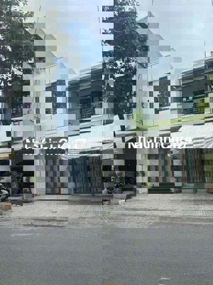 CHỦ GỞI BÁN NHÀ 1T1L MẶT TIỀN KINH DOANH đường nguyễn thành đồng,3PN