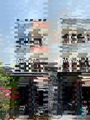 "Chính Chủ" Nhà góc đường hẻm lớn 2 mặt tiền, đối diện trường học