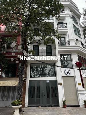 Chính chủ bán nhà mặt hồ