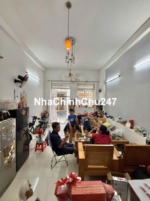 Nhà rộng thoáng, đối diện Giang Ghẹ Trường Chinh.