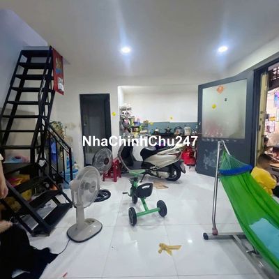 Chính chủ bán nhà hẻm 439// Đoàn Văn Bơ Q4 (phường Xóm Chiếu) sát Q1