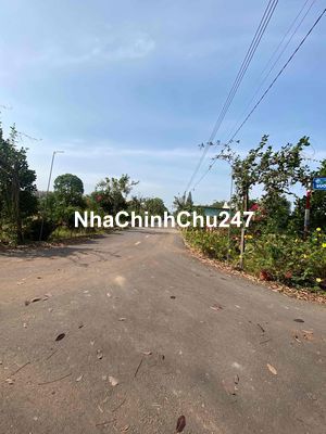 chủ cần bán miếng đất mặt tiền đường Suối Tre .PG BD