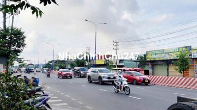 CHÍNH CHỦ CẦN BÁN GẤP GẤP MT 1 KIOT, 7P. TRỌ. CHỢ BÌNH HOÀ. DT 210M