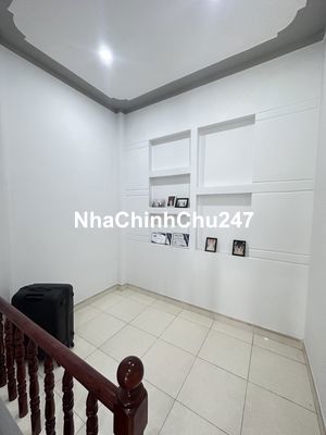 Nhà 1 trệt 1 lầu, hẻm oto, sát QL1k, chính chủ