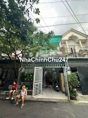 chính chủ càn bán nhà trệt lầu. 2 măt tiền trước sau. đường nhựa.