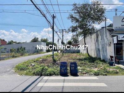 Chủ bán lô 2 mặt tiền đường nhựa gấp, dt 180m2 full thổ cư