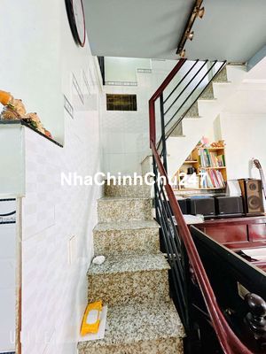 Kiếm đâu ra nhà Chu Văn An, 32m2, 2 tầng mà giá chỉ 3,8 tỷ