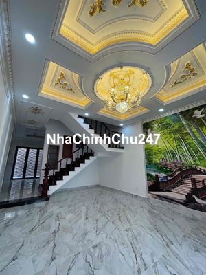 chinh chủ gui bán căn nhà 1 trệt 2 lầu sân thượng có 4p ngũ 5tolet