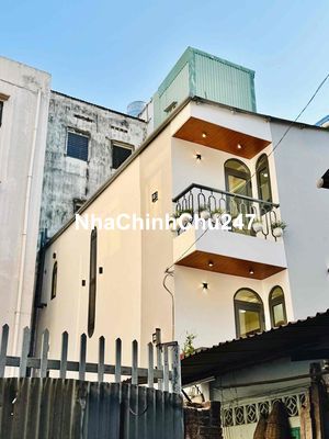 Chính chủ bán nhà mới 3 tầng ngay chợ Bà Chiểu p1 BT