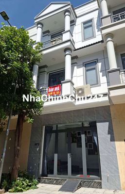 BÁN NHÀ PHỐ CHÍNH CHỦ SỔ HỒNG 3 TẦNG FULL NỘI THẤT THÀNH PHỐ TÂN UYÊN