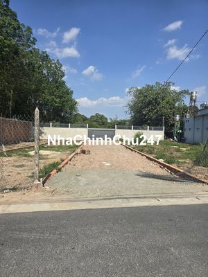 Chủ NGỘP cần ra lô đất 1sẹc QL22 800TR ngay bệnh viện Củ Chi 130m2 SHR
