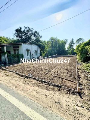 cô Lan chính chủ bán nhanh 315m2 đất gia đình mặt tiền Nguyễn Thị Lắng