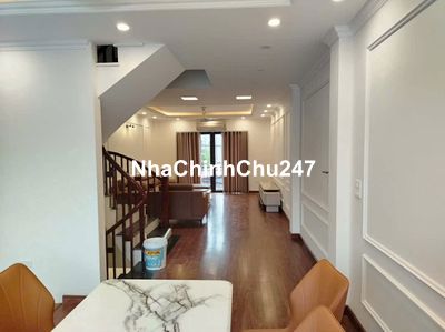 NHÀ ĐẸP TẠI VIỆT HƯNG - LONG BIÊN . CHỦ PHÁ SẢN CẦN BÁN NHANH