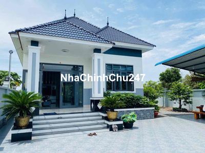 Chính chủ - Mua đất tặng nhà kiên cố, 1 xào đất mặt tiền Nguyễn hoàng