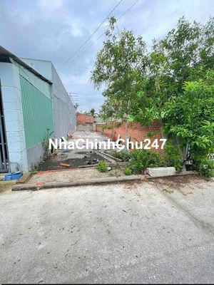 chính chủ bán lô đất mặt tiền Bình Nhâm 23 sau lưng sân golf sông bé