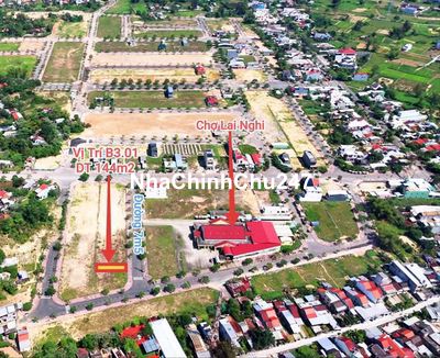 Tôi là chủ đất, đang cần tiền trả ngân hàng nên bán lô đối diện chợ